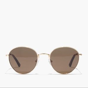 Super cute Madewell aviator sunglasses!